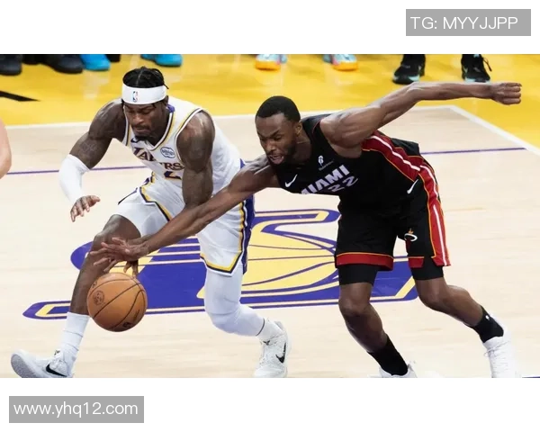 雷霆与勇士激战四月十三日NBA季后赛精彩对决回顾与分析